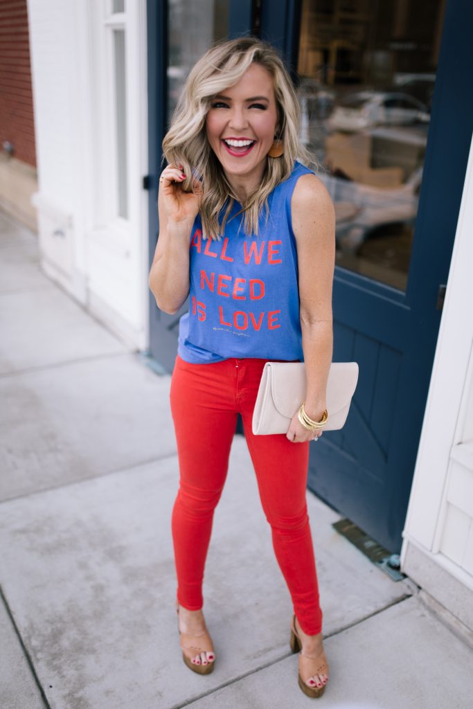 Evereve Summer Collection featured by top US fashion blog Hello! Happiness; Image of a woman wearing Evereve graphic tank and Hudson jeans.