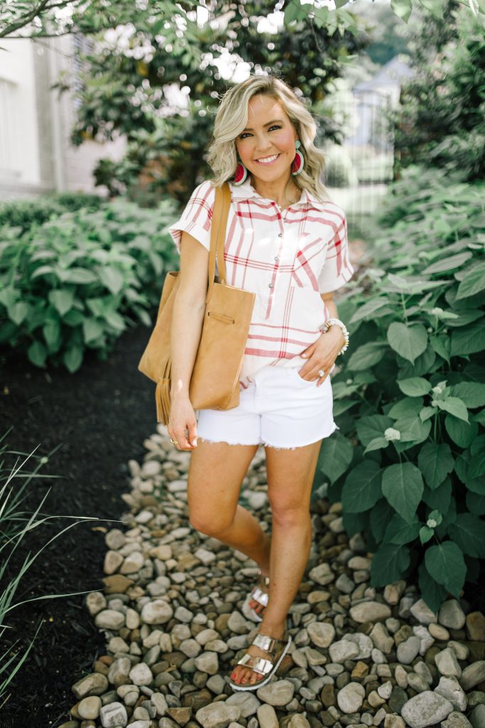 Evereve Summer Collection featured by top US fashion blog Hello! Happiness; Image of a woman wearing Evereve button up, Evereve shorts and Evereve rose gold sandals