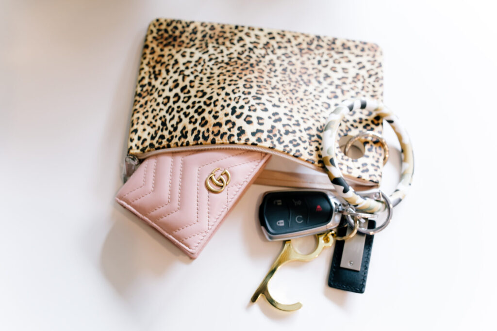 5 Things by popular Nashville life and style blog, Hello Happiness: image of a Gucci Calfskin Matelasse GG Marmont Leather Flap Card Case Light Pink, HANDS-FREE TOOL, Venture LARGE SILICONE POUCH, and Venture PRINT Silicone Big O® Key Ring.