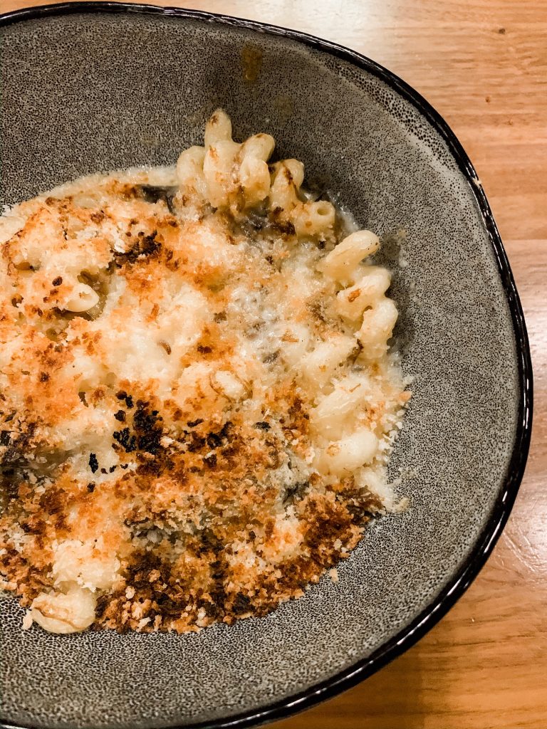 Meet Me for a Weekend in St. Louis | The Perfect Family Getaway by popular travel blog, Hello Happiness: image of the Short Rib Mac n' Cheese at the Chase Club. 